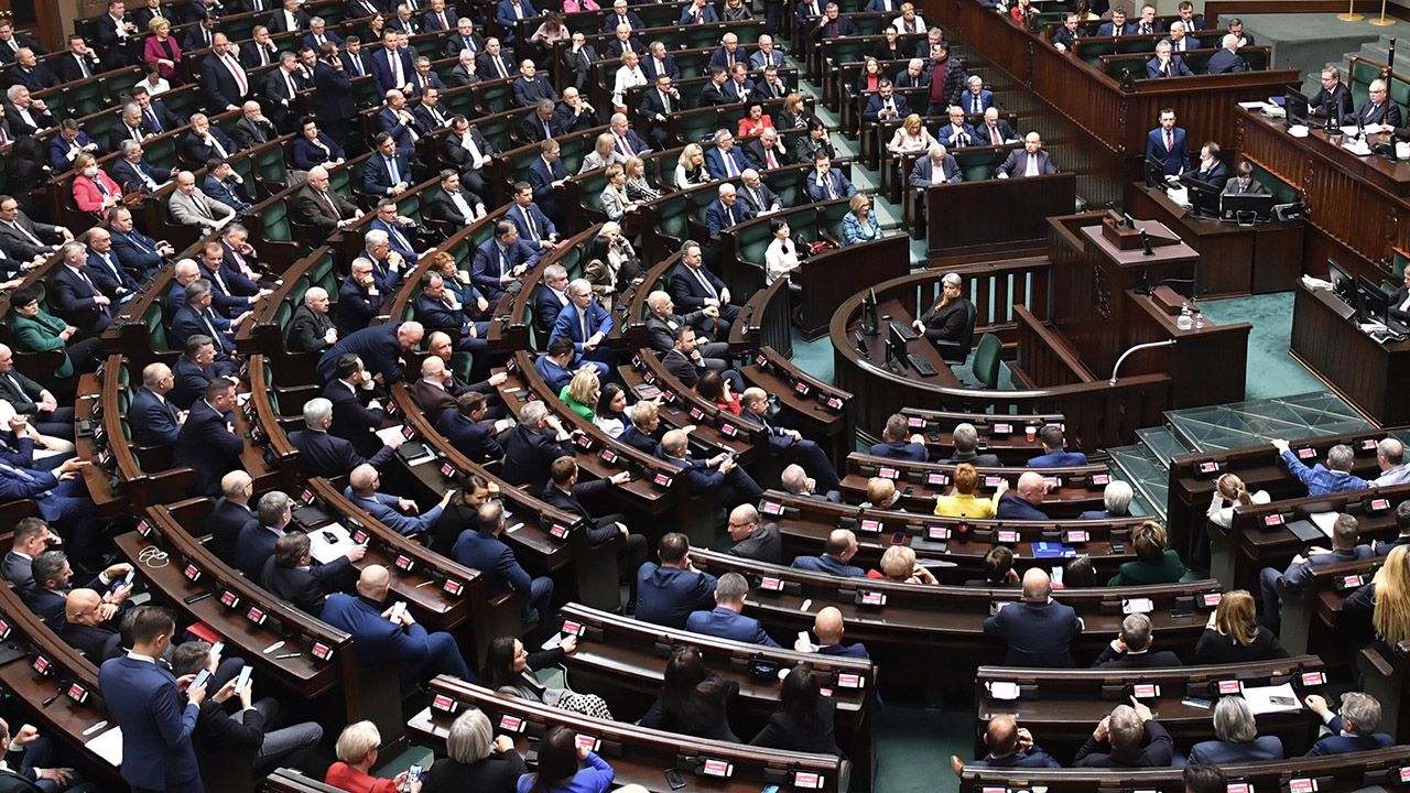 Wyniki nowego sondażu do Sejmu (fot. PAP/Andrzej Lange)