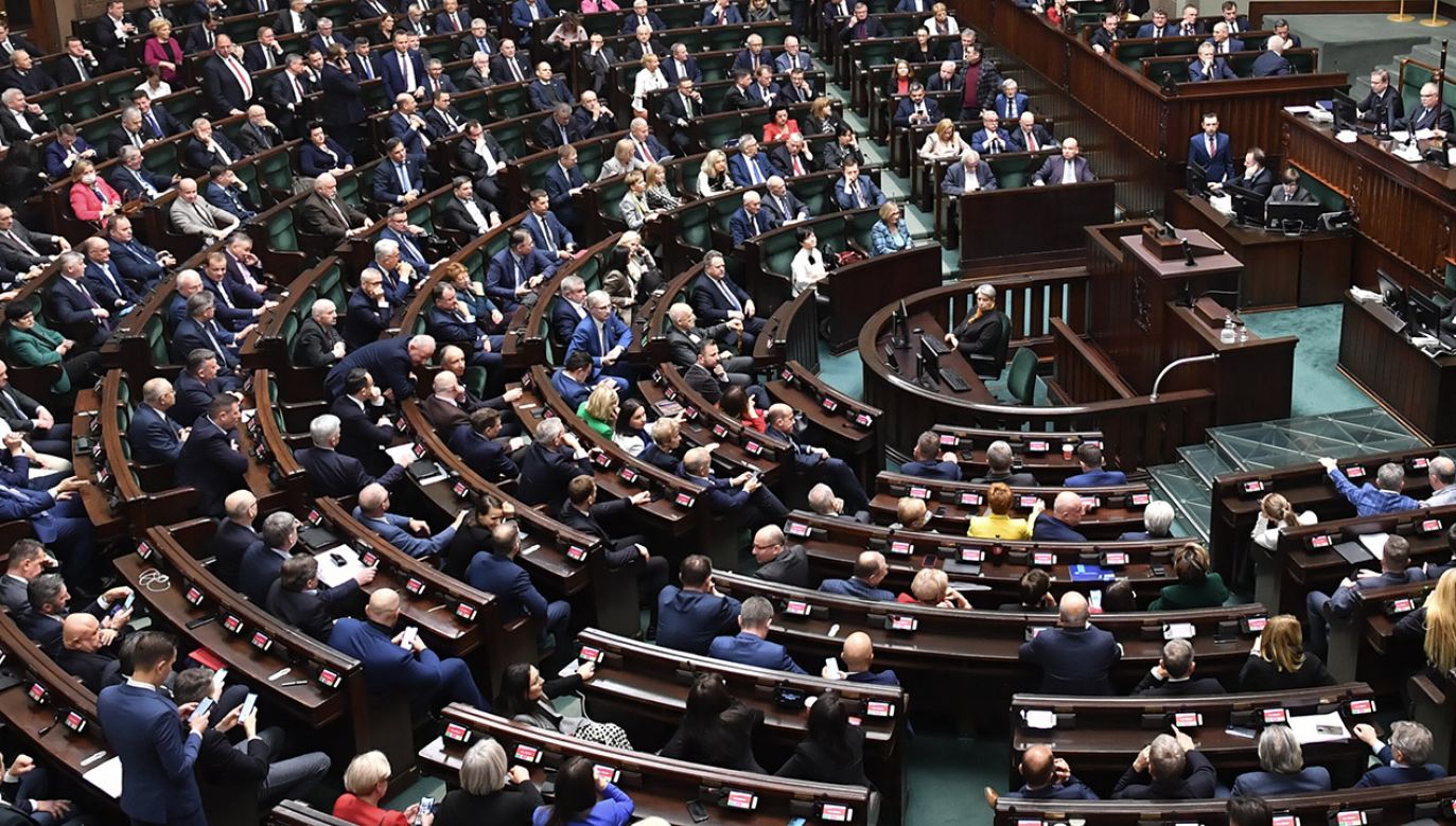 Wyniki nowego sondażu do Sejmu (fot. PAP/Andrzej Lange)