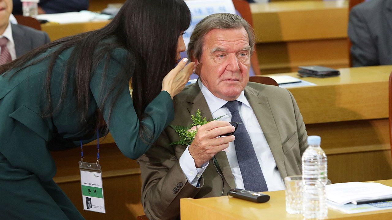 Były kanclerz RFN Gerhard Schröder (fot. Chung Sung-Jun/Getty Images for BILD)