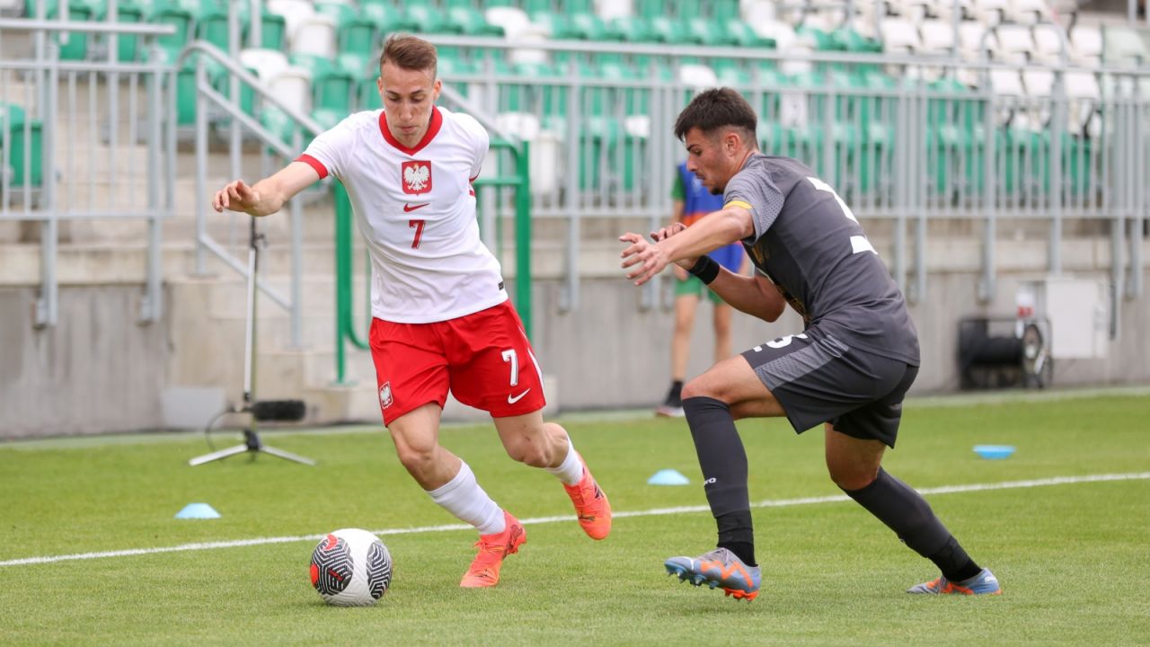 Dominik Marczuk w barwach młodzieżowej reprezentacji Polski (fot. 400mm.pl).