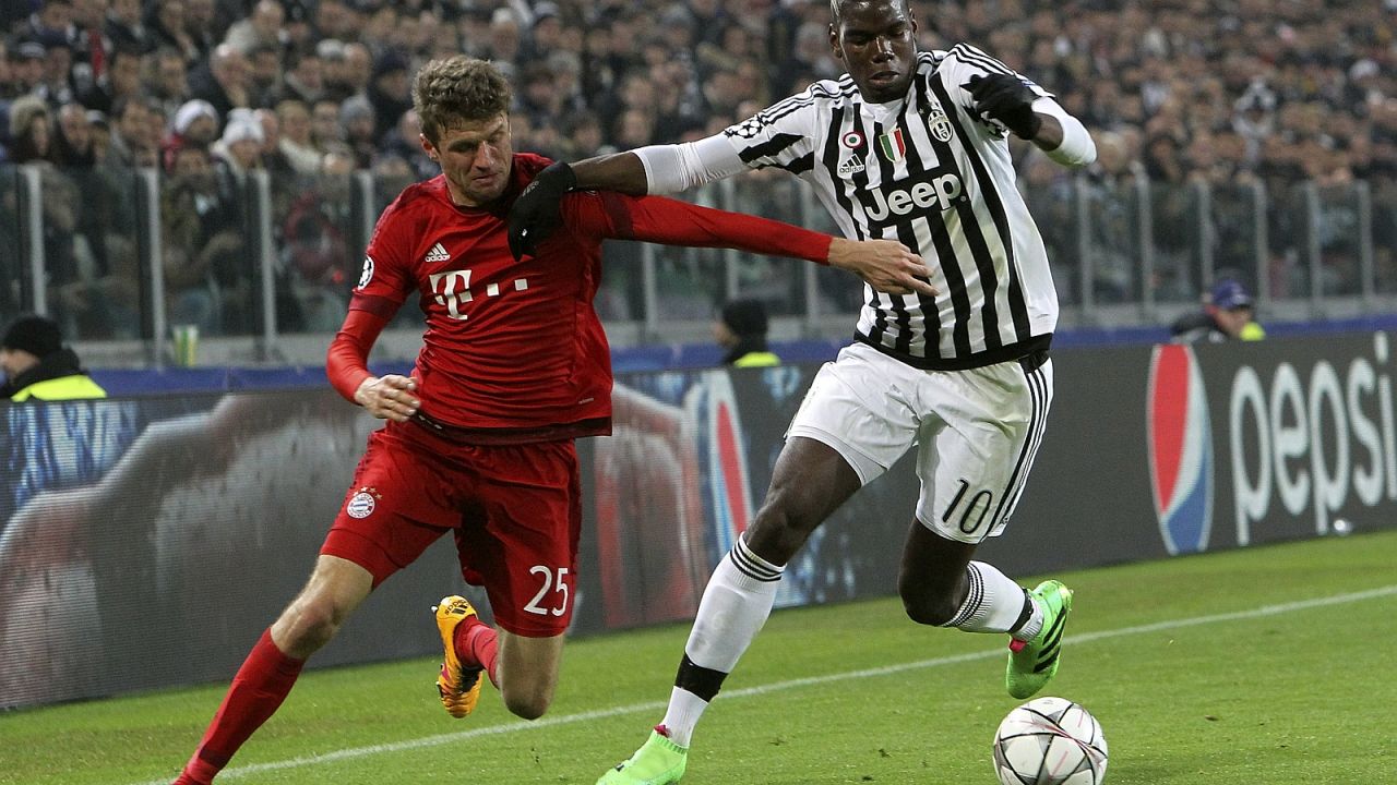 Thomas Mueller (L) i Paul Pogba (fot. Getty)