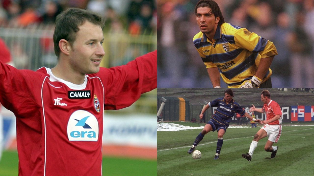 Tomasz Frankowski, Gianluigi Buffon oraz Kazimierz Węgrzyn walczący o piłkę z Dino Baggio (fot. PAP/Getty Images)