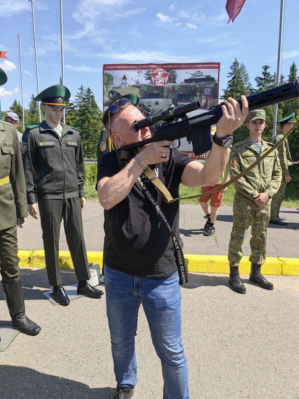 Томаш Шмыт на шоу да Дня памежніка на «Лініі Сталіна», Беларусь. 25 траўня 2024 года. (Фота: Tomasz Szmydt / Telegram)