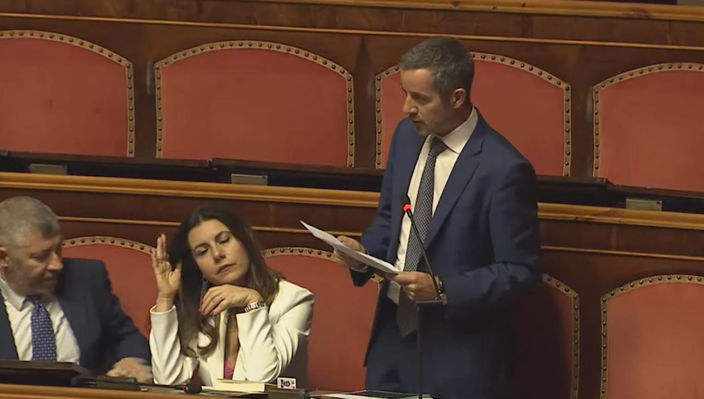 Włoski senator o sztucznej inteligencji (fot. YouTube/Vista Agenzia Televisiva Nazionale)