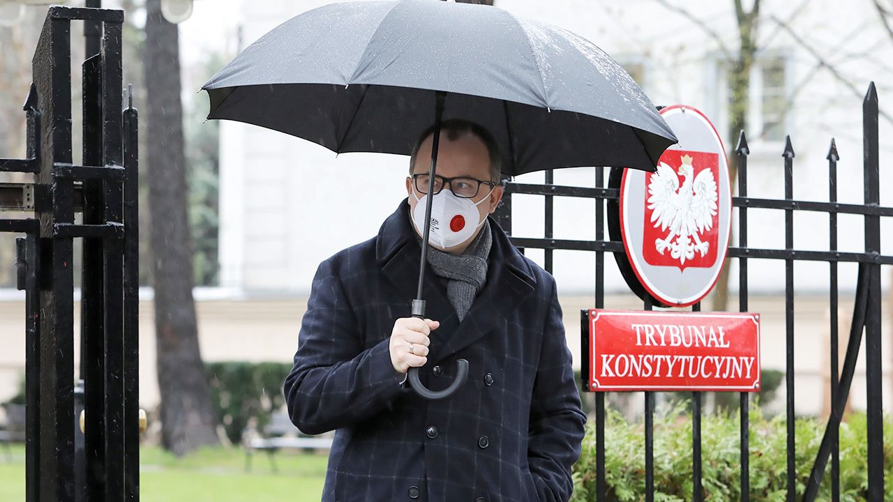 Adam Bodnar nie może dalej pełnić funkcji Rzecznika Praw Obywatelskich (fot. PAP/Leszek Szymański) Adam Bodnar nie może dalej pełnić funkcji Rzecznika Praw Obywatelskich (fot. PAP/Leszek Szymański)