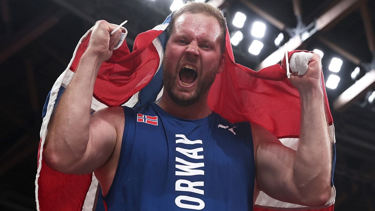Eivind Henriksen sensacyjnie zdobył srebro olimpijskie w rzucie młotem (fot. Getty)