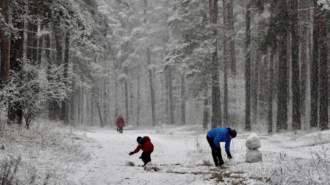 Mróz ma niebawem odpuścić (fot. PAP/EPA/Toms Kalnins)