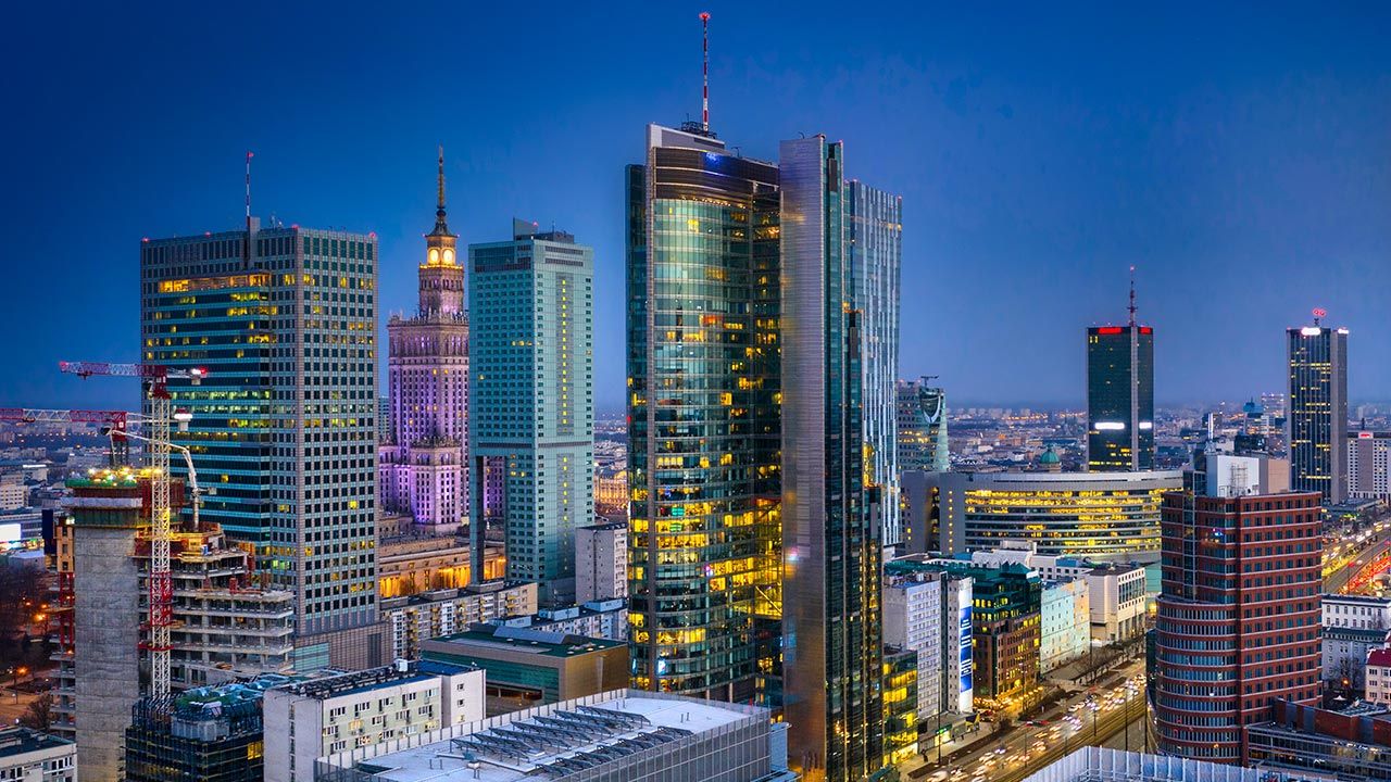 Według wyliczeń MF Warszawa nie straci na Polskim Ładzie (fot. Shuttertock/Patryk Kosmider) Według wyliczeń MF Warszawa nie straci na Polskim Ładzie (fot. Shuttertock/Patryk Kosmider)