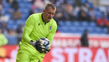 Bartosz Mrozek, bramkarz Lecha Poznań (fot. PAP).