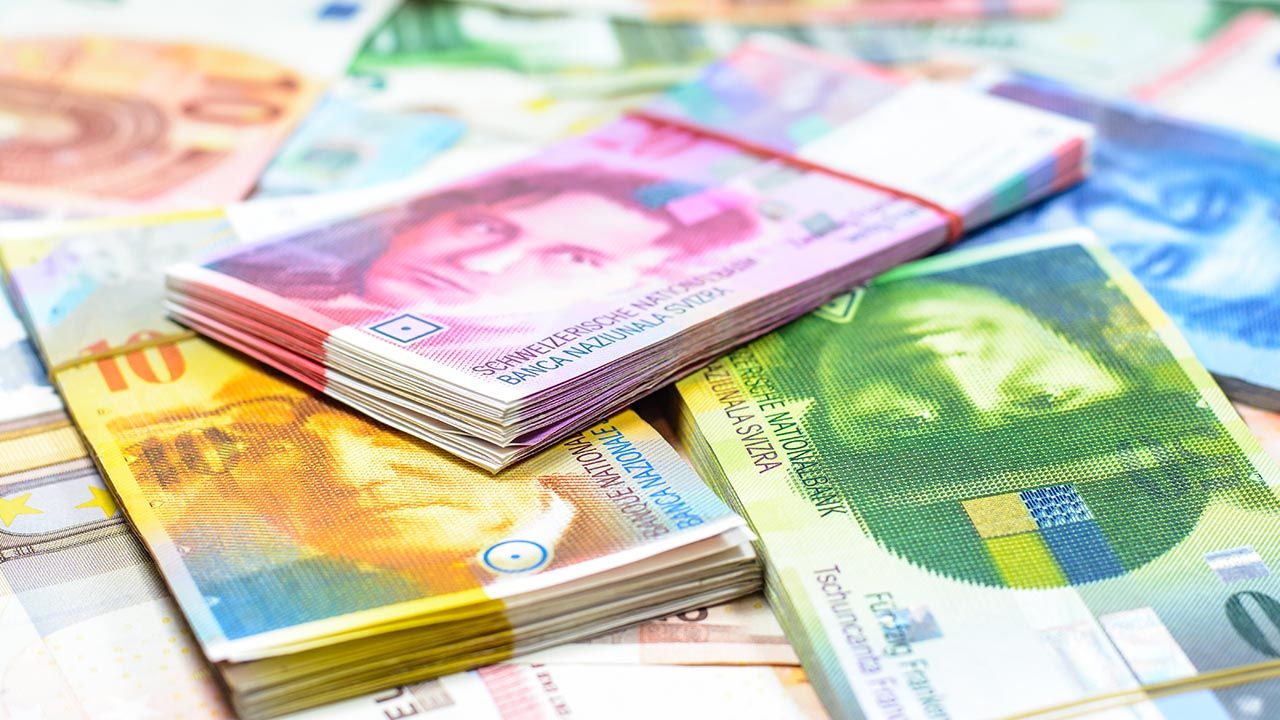 TSUE orzekł, że prawo UE nie stoi na przeszkodzie unieważnieniu umów dotyczących kredytów indeksowanych do franka szwajcarskiego. (fot. Shutterstock/ Wara1982)