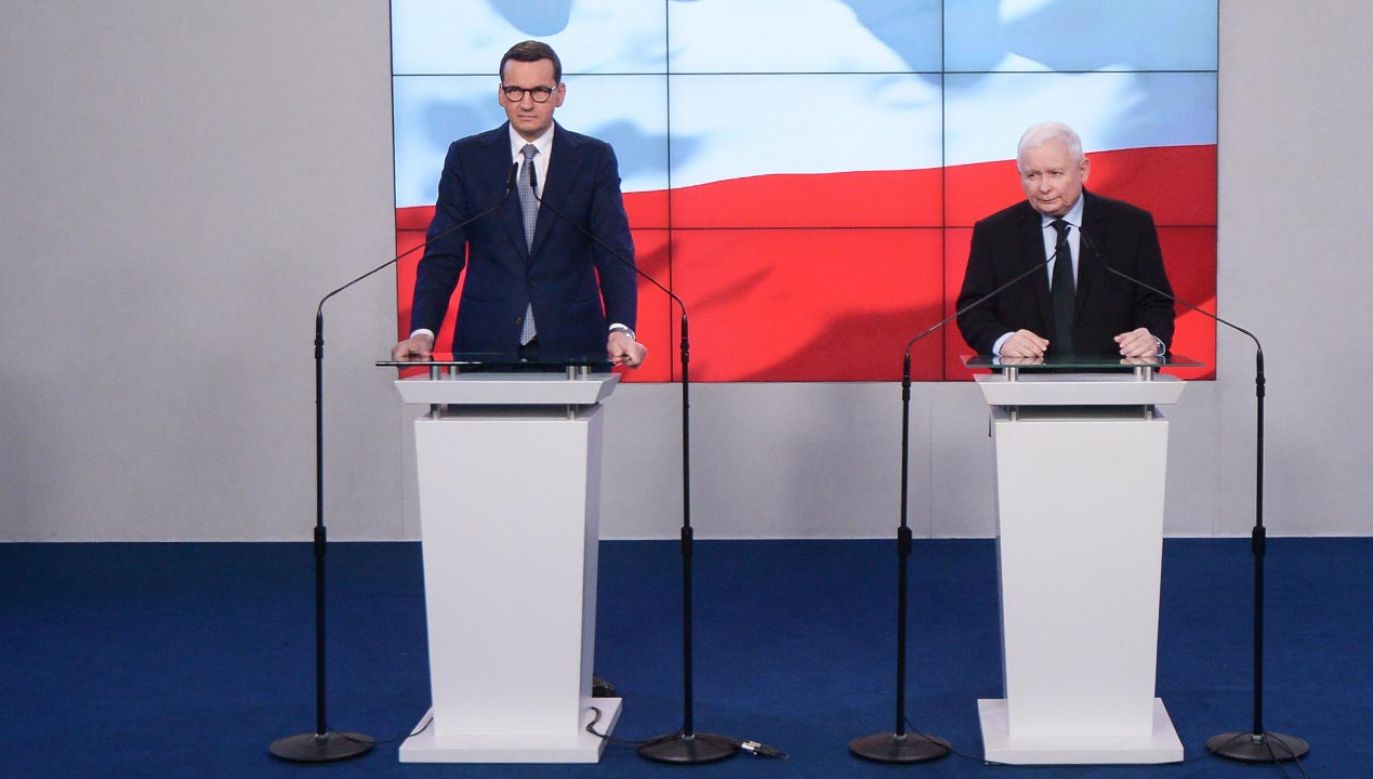 Mateusz Morawiecki i Jarosław Kaczyński (fot. PAP/Marcin Obara)