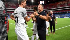 Thomas Mueller (L) i Hansi Flick po meczu z Barceloną (fot. Getty)