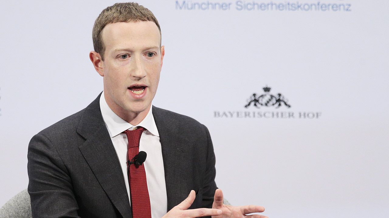 Zuckerberg miał osobiście wydać zgodę na cenzurę Facebooka w Wietnamie (fot. Abdulhamid Hosbas/Anadolu Agency via Getty Images) Zuckerberg miał osobiście wydać zgodę na cenzurę Facebooka w Wietnamie (fot. Abdulhamid Hosbas/Anadolu Agency via Getty Images)