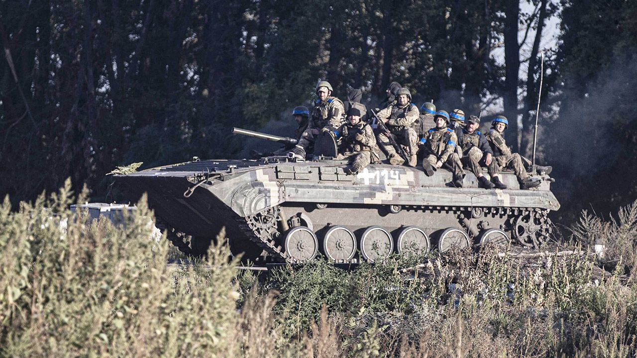 Siły ukraińskie zajęły lub otoczyły kilka miejscowości (fot.  Metin Aktas/Anadolu Agency via Getty Images)