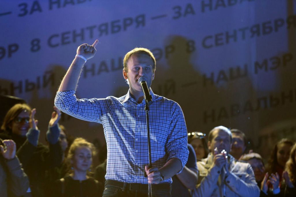 Расейскі апазіцыянер Аляксей Навальны жэстыкулюе падчас выступу на мітынгу ў Маскве, Расея. 9 верасня 2013 года. (Фота: Ivan Sekretarev / AP Photo / East News)