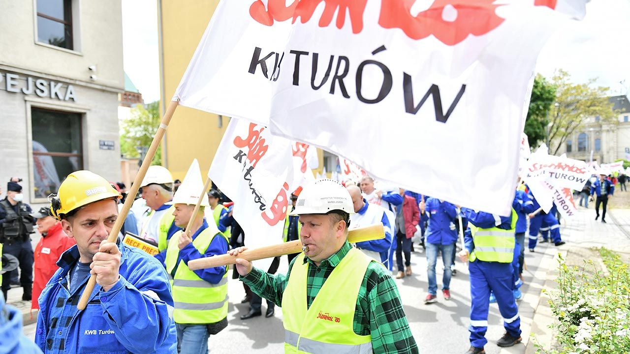 Stanowisko Solidarności Turowa ws. decyzji TSUE (fot. PAP/Maciej Kulczyński) Stanowisko Solidarności Turowa ws. decyzji TSUE (fot. PAP/Maciej Kulczyński)