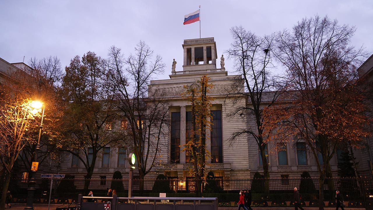 Zwłoki znaleziono przed ambasadą Rosji w Berlinie (Fot. Sean Gallup/Getty Images) Zwłoki znaleziono przed ambasadą Rosji w Berlinie (Fot. Sean Gallup/Getty Images)