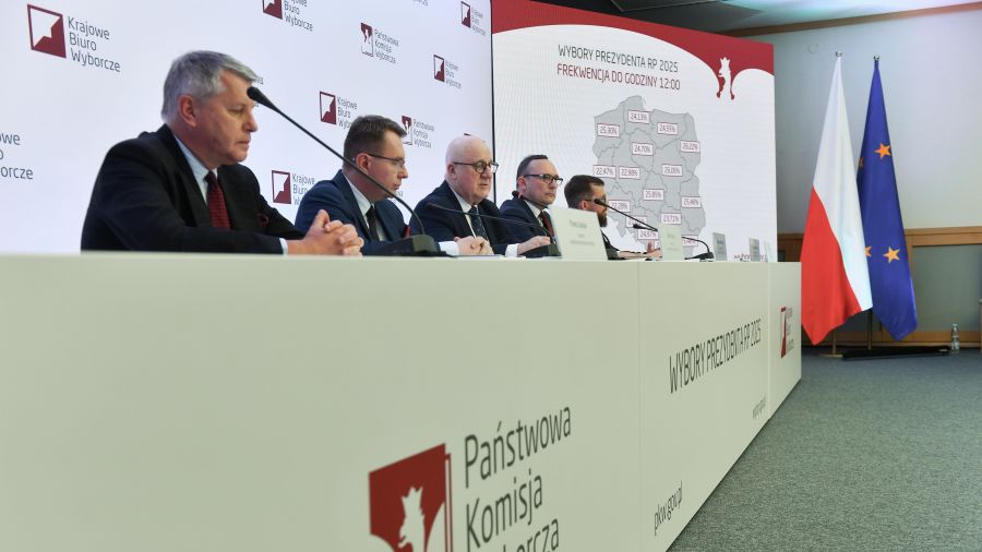 Strój musi być bezstronny / fot. PAP/Piotr Nowak