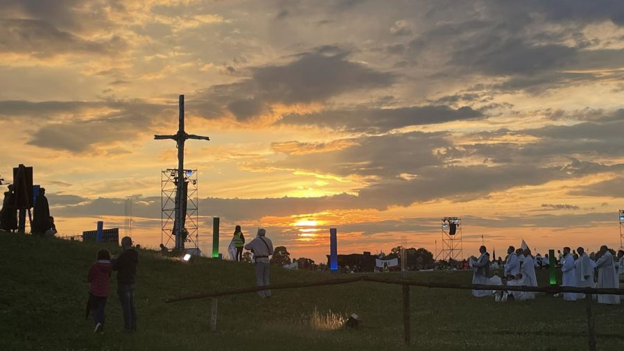 XXVIII Ogólnopolskie Spotkanie Młodych LEDNICA 2000 Pola Lednickie (fot. Natalia Szkopek).jpg
