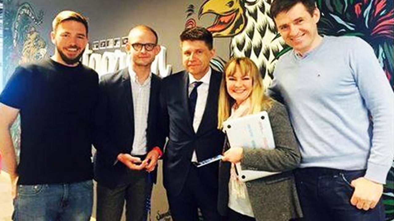 Szefowa Facebooka na Polskę Sylwia de Wydenthal z liderem Nowoczesnej Ryszardem Petru (fot. Facebook/Cezary Franciszek Gmyz) Szefowa Facebooka na Polskę Sylwia de Wydenthal z liderem Nowoczesnej Ryszardem Petru (fot. Facebook/Cezary Franciszek Gmyz)