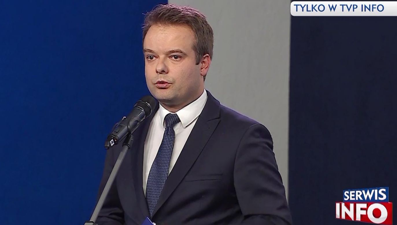Rzecznik PiS Rafał Bochenek (fot. TVP Info)