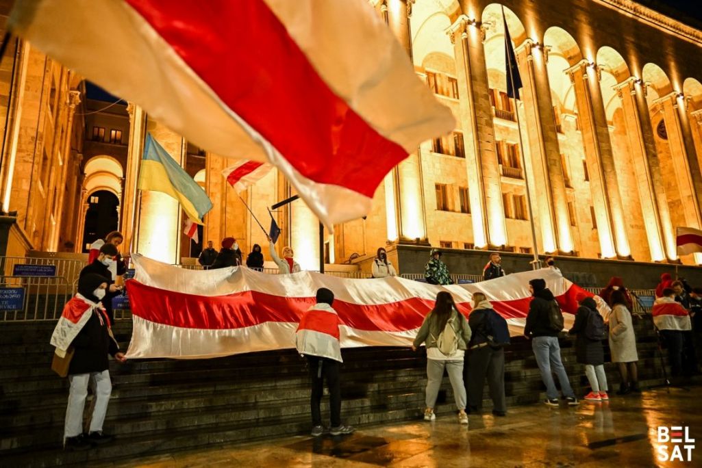 Святкаванне Дня Волі перад будынкам парламента ў Тбілісі 24 сакавіка 2024 года.