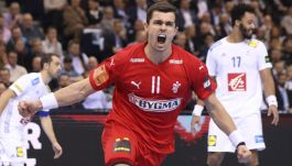 Rozgrywający reprezentacji Danii Rasmus Lauge Schmidt (fot. PAP/EPA)