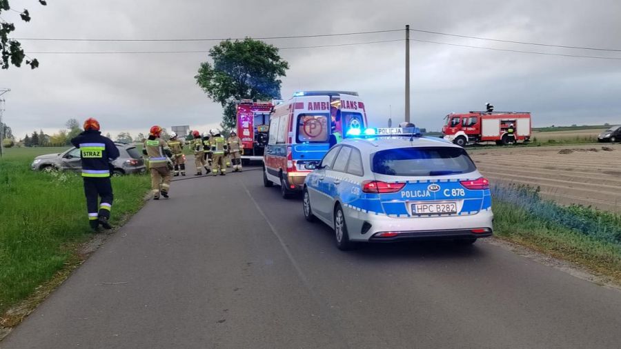 Kierujący fiatem, nie ustąpił pierwszeństwa przejazdu, prawidłowo jadącemu volkswagenowi (Fot. KPP Radziejów)