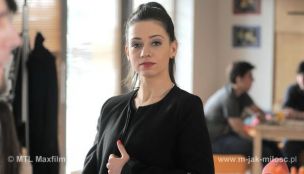 Iza rozdaje karty!