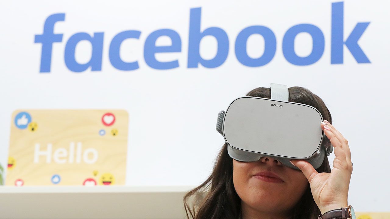 W 2014 roku Facebook przejął firmę Oculus produkującą gogle wirtualnej rzeczywistości (fot. Niall Carson/PA Images via Getty Images)