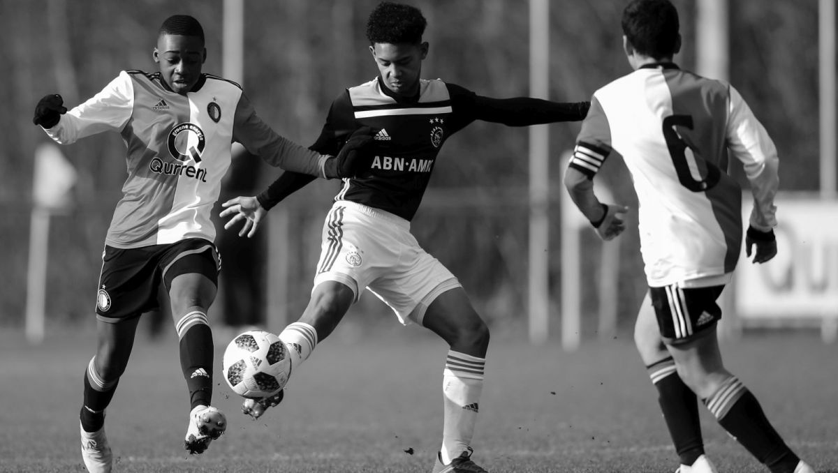 Noah Gesser (w środku) zginął w wypadku samochodowym (fot. Getty Images) Noah Gesser (w środku) zginął w wypadku samochodowym (fot. Getty Images)