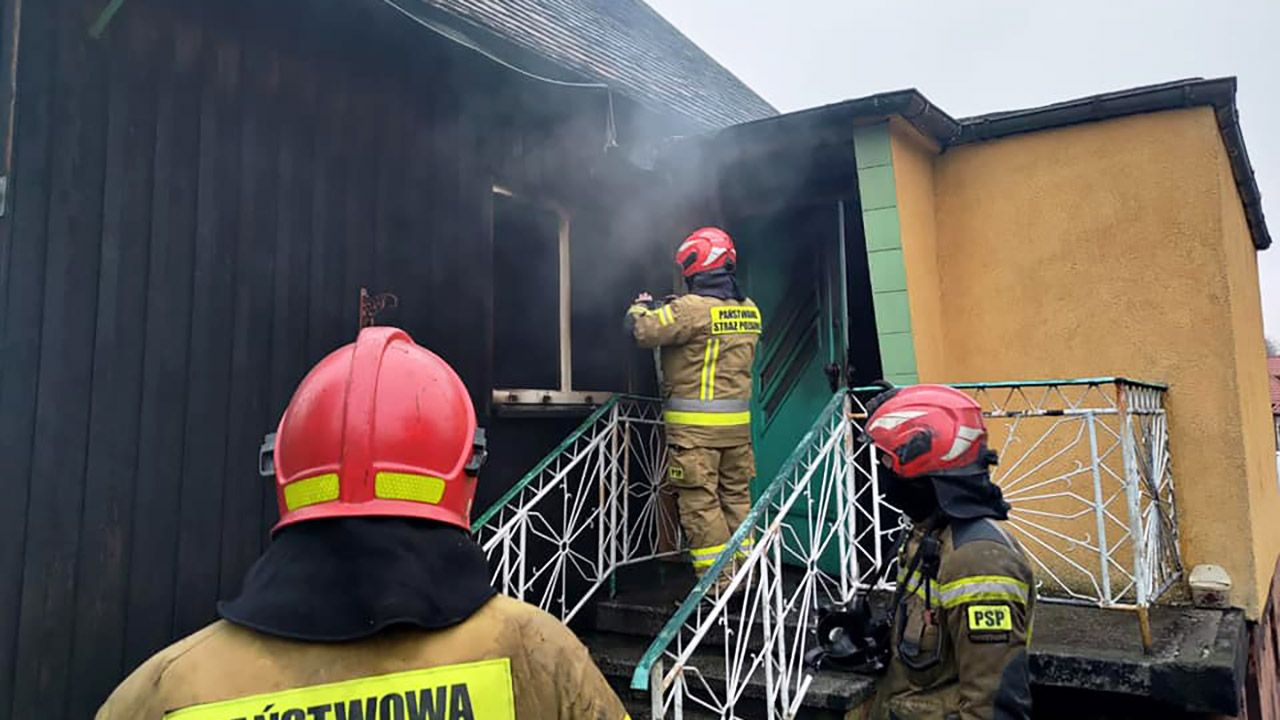 Strażacy szybko ugasili ogień (fot. FB/KM PSP w Piekarach Śląskich)