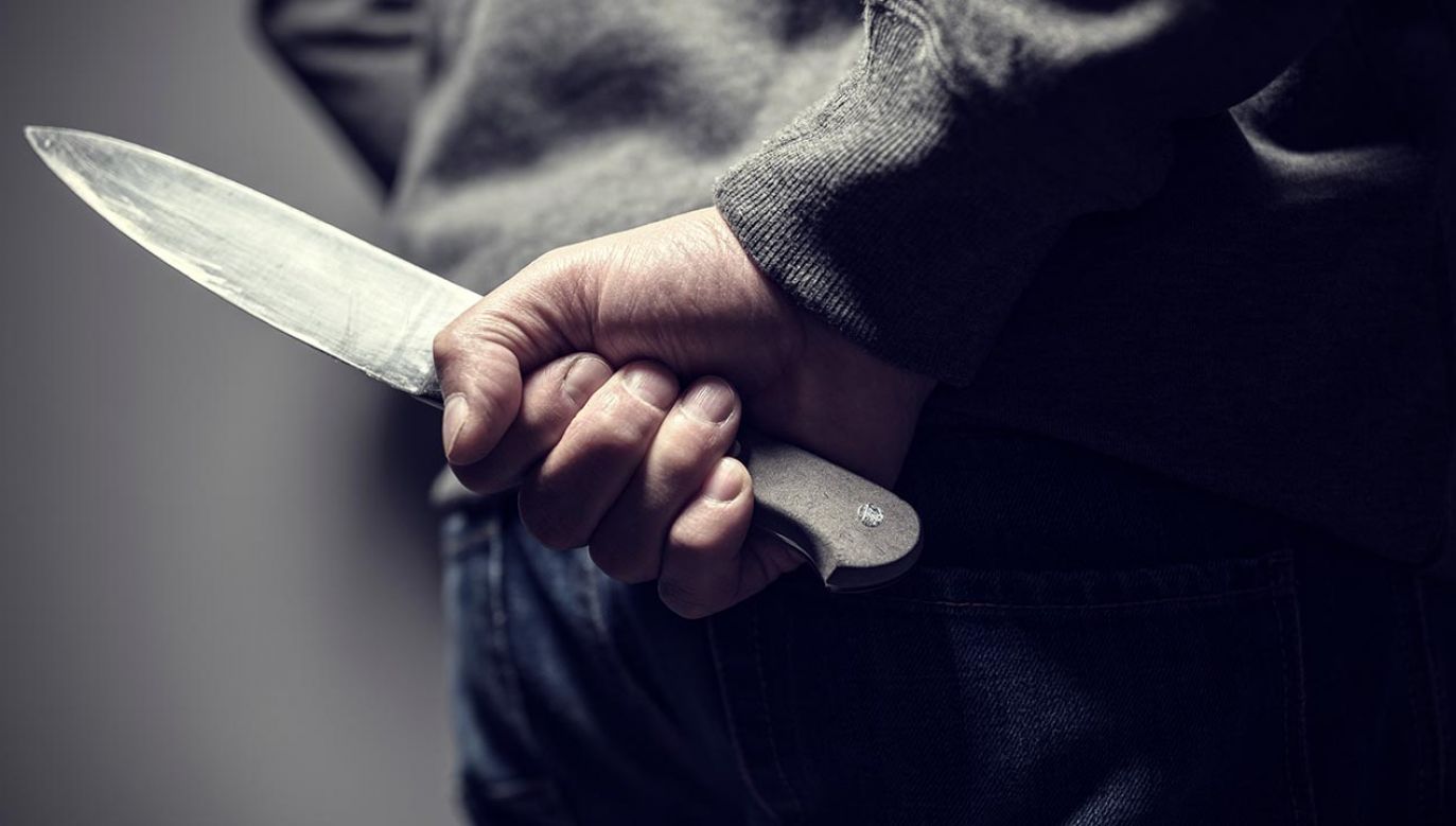 Nastolatek z nożem w ręku zaatakował uczniów (fot. Shutterstock; zdjęcie ilustracyjne)