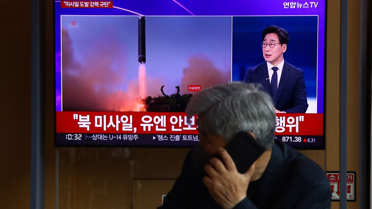 Wcześniej w środę Korea Płn. wystrzeliła kolejne trzy rakiety balistyczne (fot. PAP/EPA/JEON HEON-KYUN) Wcześniej w środę Korea Płn. wystrzeliła kolejne trzy rakiety balistyczne (fot. PAP/EPA/JEON HEON-KYUN)