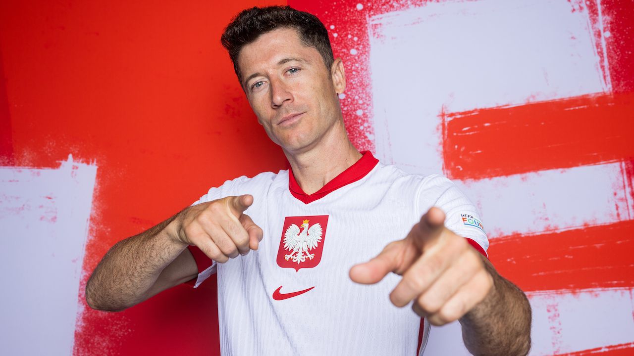 W poniedziałek 10 listopada piłkarska reprezentacja Polski rozpoczęła zgrupowanie przed meczami eliminacji mistrzostw świata z Holandią i Maltą. Tego dnia do koleg&oacute;w z kadry nie dotrze...