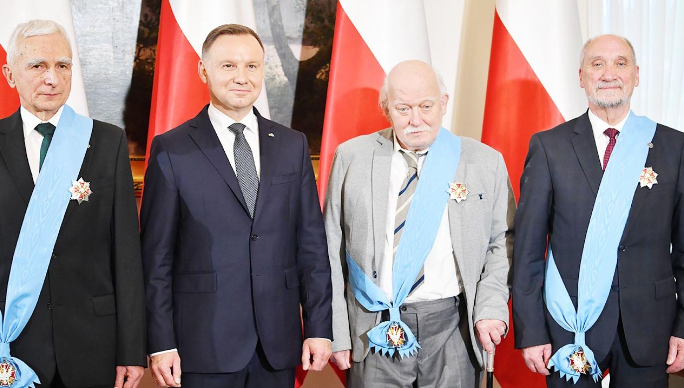 Prezydent wręczył Ordery Orła Białego (fot.  PAP/Radek Pietruszka)