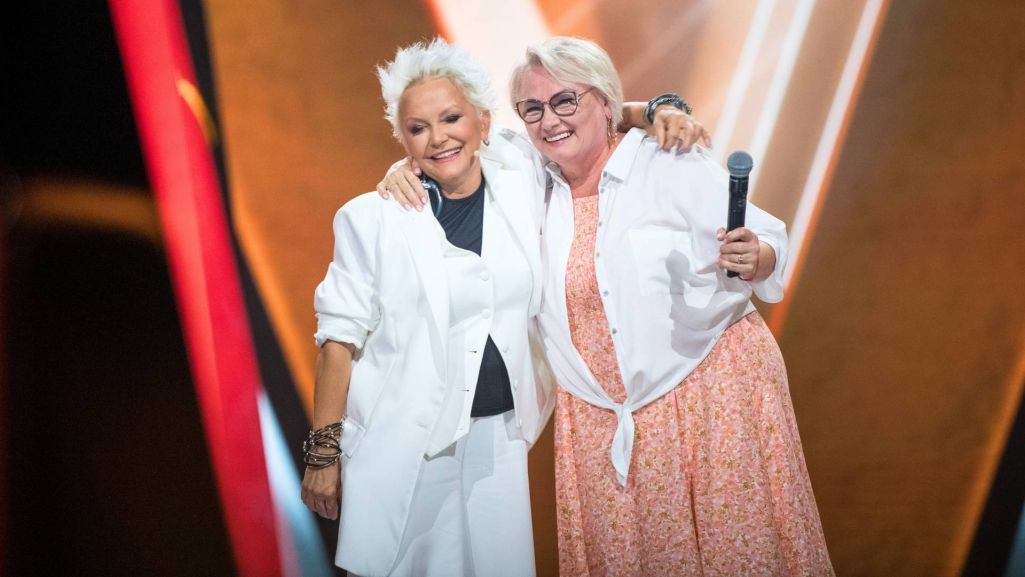 Ewa Śniady, która po latach zdecydowała się wrócić do programu „The Voice Senior”, okazała się dawną znajomą Małgorzaty Ostrowskiej. Fot. Waldemar Kompała/ TVP
