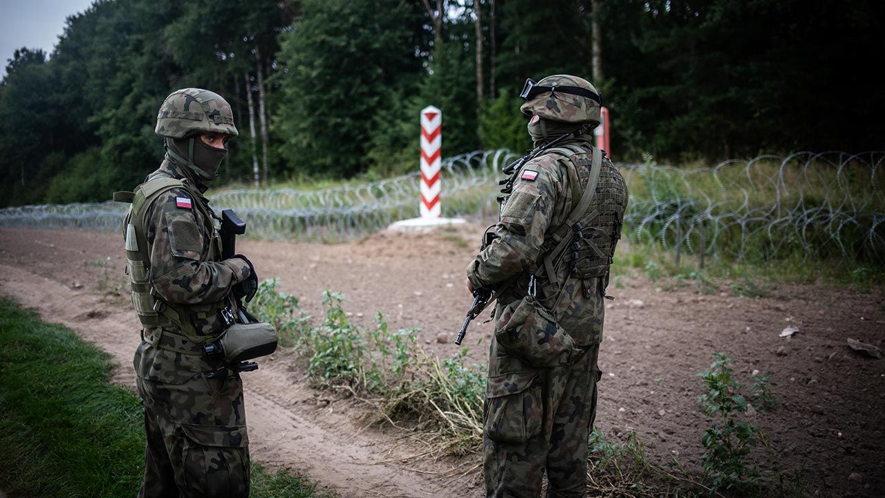 Od 2 września w przygranicznym pasie z Białorusią obowiązuje stan wyjątkowy (fot. Maciej Moskwa/NurPhoto via Getty Images) Od 2 września w przygranicznym pasie z Białorusią obowiązuje stan wyjątkowy (fot. Maciej Moskwa/NurPhoto via Getty Images)