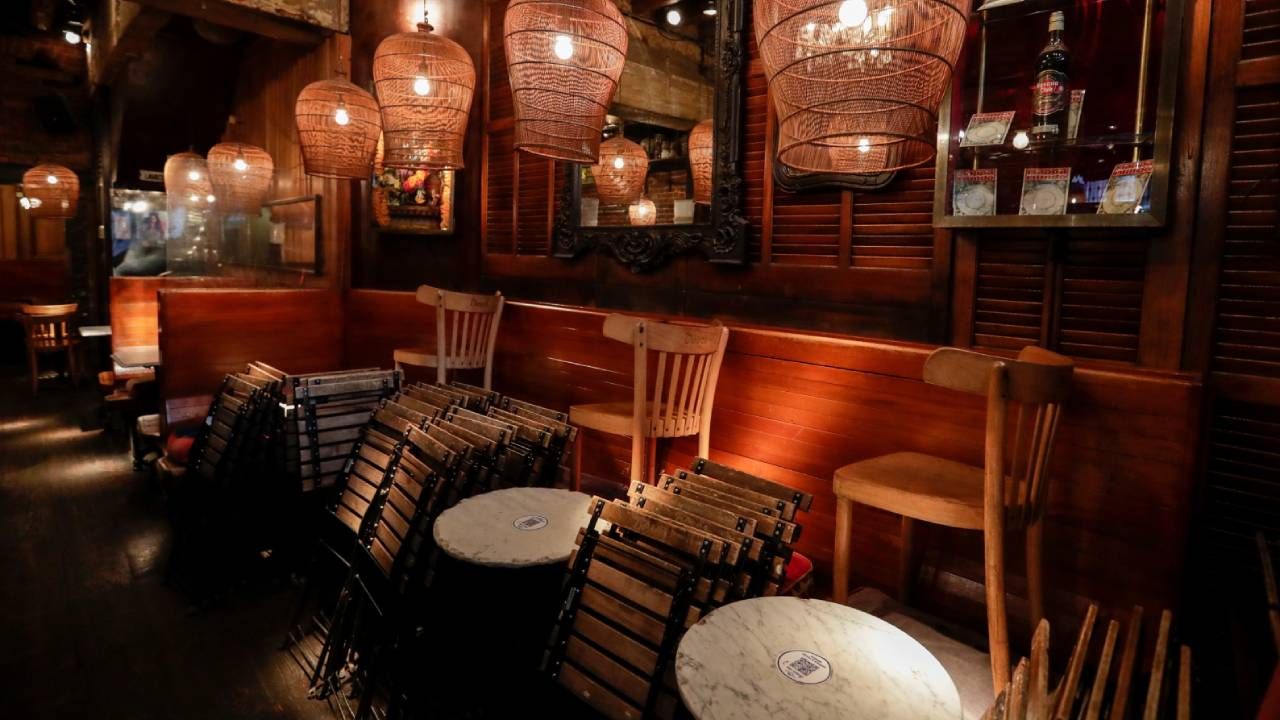 Od poniedziałku restauracje i kawiarni w Belgii będą zamknięte (PAP/EPA/STEPHANIE LECOCQ) Od poniedziałku restauracje i kawiarni w Belgii będą zamknięte (PAP/EPA/STEPHANIE LECOCQ)