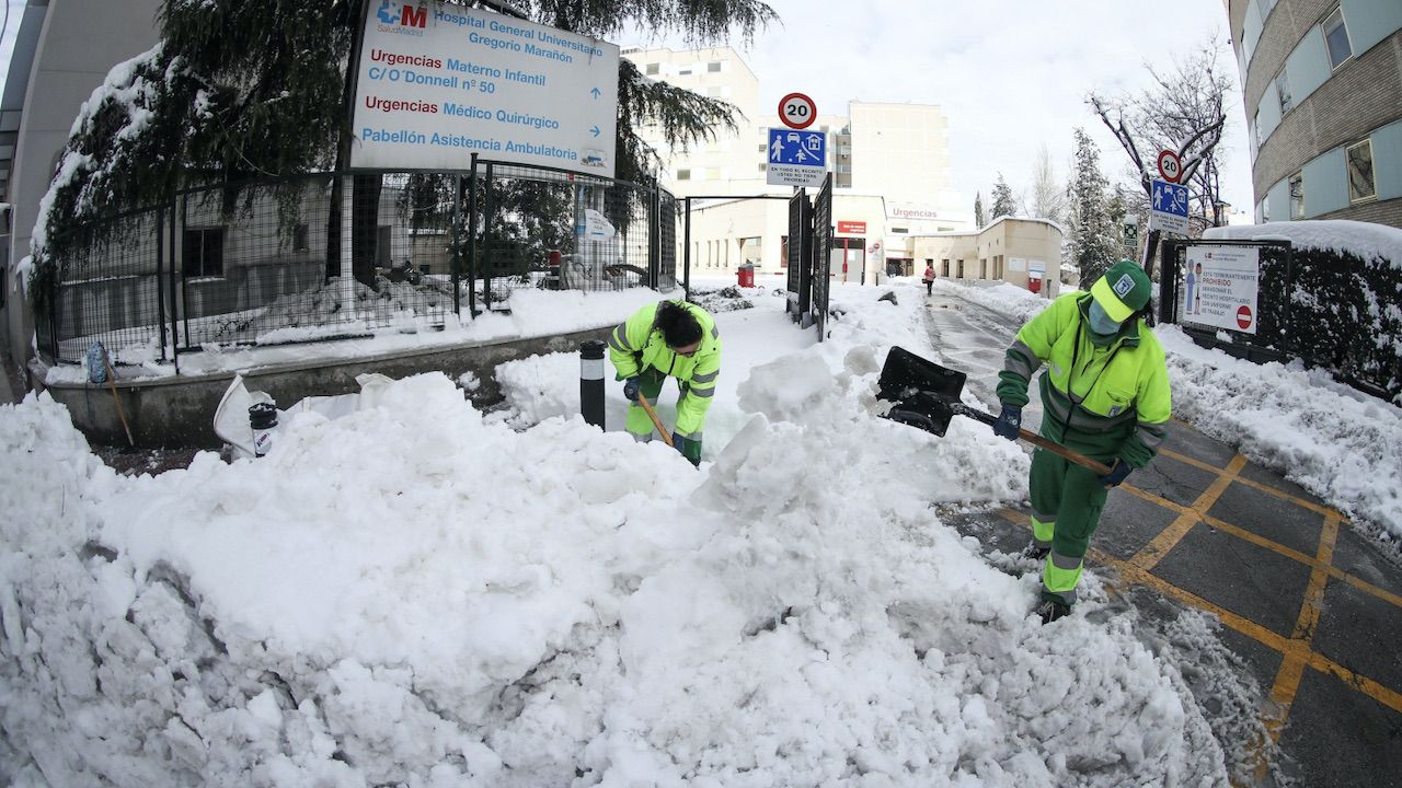 Sniezyce W Hiszpanii Zima Pogoda Europa Ponad 100 Osob Uwiezionych Od Piatku W Centrum Handlowym Z Powodu Sniezycy Tvp Info Tvp Info