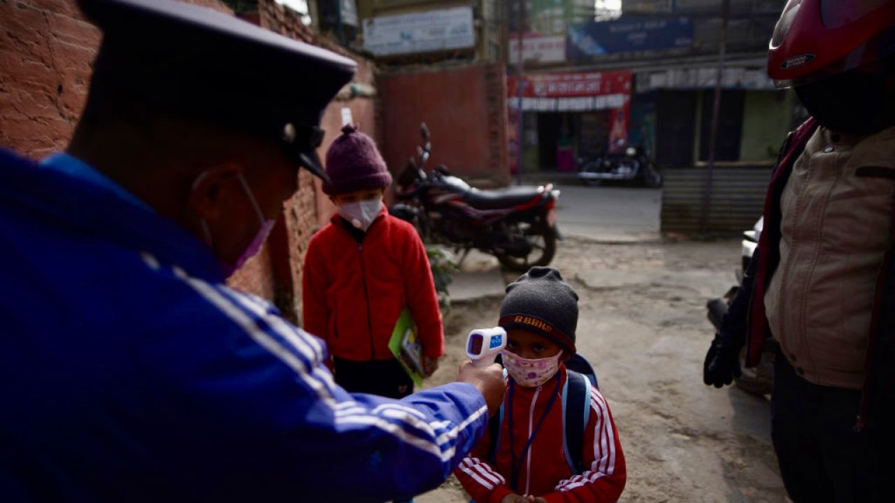 Do tej pory Bhutan odnotował 910 przypadków zakażenia koronawirusem i jeden zgon w wyniku COVID-19 (fot. Narayan Maharjan/NurPhoto via Getty Images) Do tej pory Bhutan odnotował 910 przypadków zakażenia koronawirusem i jeden zgon w wyniku COVID-19 (fot. Narayan Maharjan/NurPhoto via Getty Images)