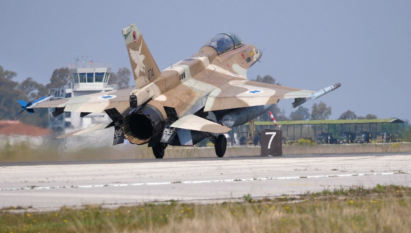Ostrzał Izraela i naloty na Gazę jeszcze bardziej zaostrzyły napięcie (fot. Flight Video and Photo / Shutterstock.com)