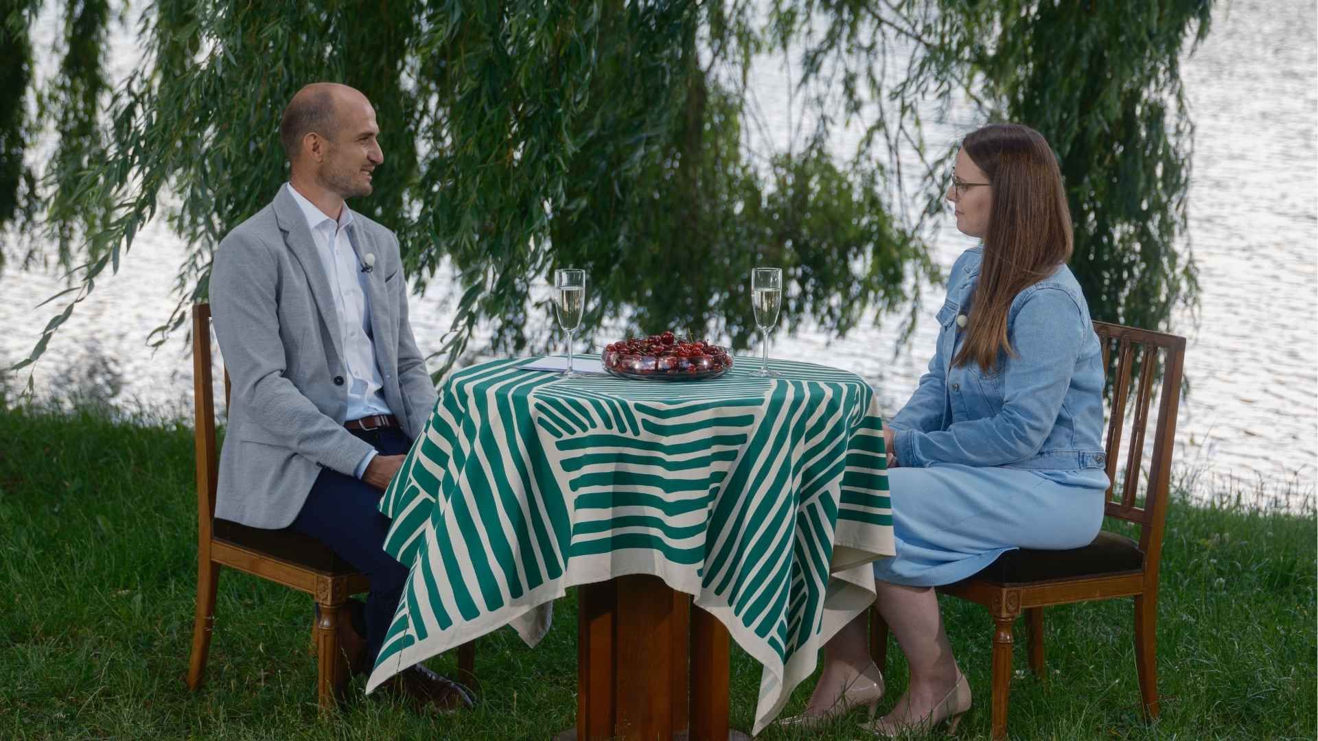 Przy wyborze kandydatek Rafałowi zależało na poznaniu kobiety, z którą mógłby zacząć wszystko od zera. Fot. Piotr Matey/ Fremantle