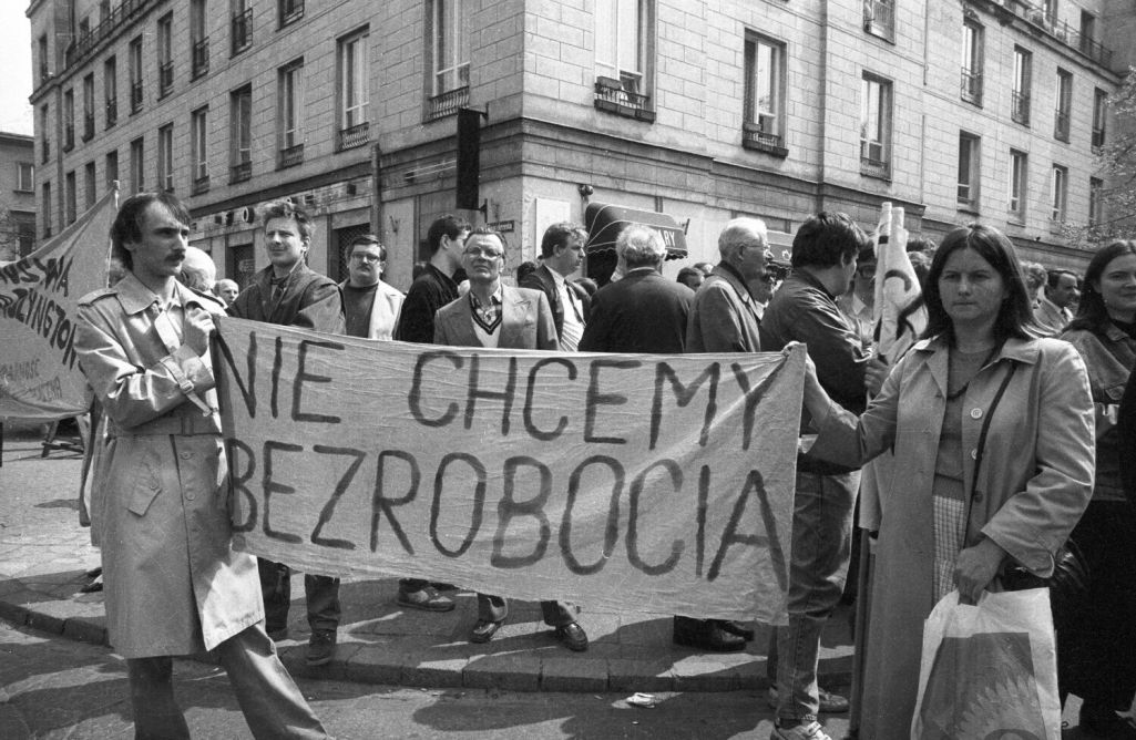Пратэст супраць беспрацоўя перад Міністэрствам фінансаў у Варшаве, Польшча. 1990 год. Фота: East News