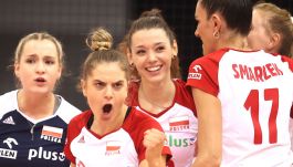 Radość zawodniczek reprezentacji Polski podczas towarzyskiego meczu siatkówki kobiet z reprezentacją Niemiec w Bielsku-Białej (PAP/Andrzej Grygiel)