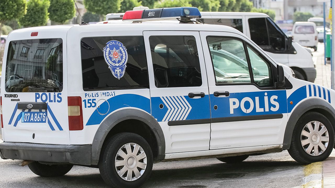 Policja poszukuje mężczyzny, który chciał otruć swojego pracodawcę zakażoną wirusem śliną (fot. Shutterstock) Policja poszukuje mężczyzny, który chciał otruć swojego pracodawcę zakażoną wirusem śliną (fot. Shutterstock)