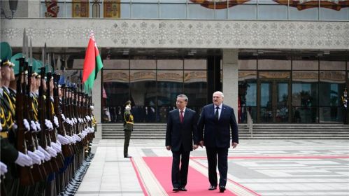 Візіт генеральнага сакратара ЦК Кампартыі В'етнаму То Ламам у Палац незалежнасці ў Менску, Беларусь. 