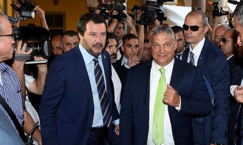 Matteo Salvini z Viktorem Orbanem w Mediolanie, sierpnień 2018 r. Fot. REUTERS/Massimo Pinca
