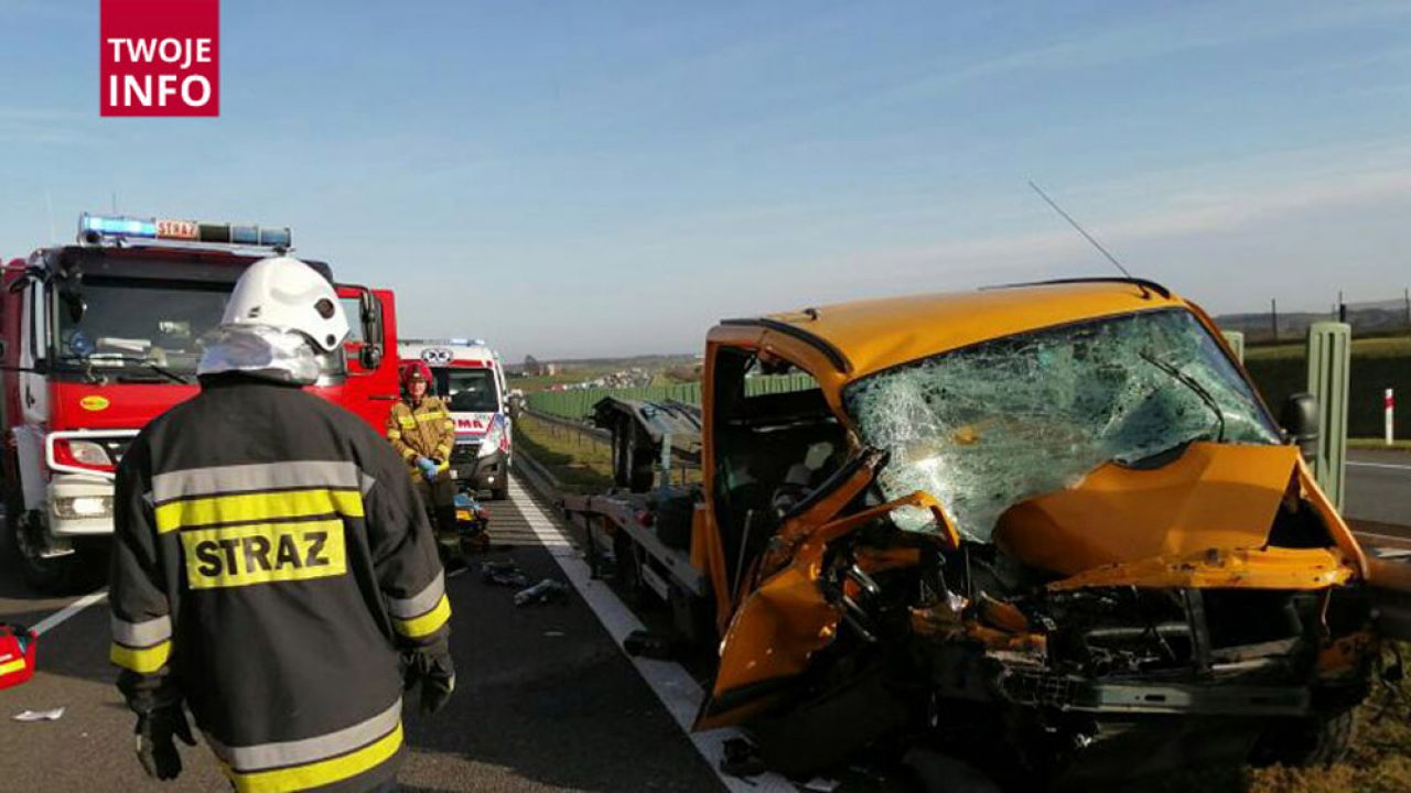 W akcji ratowniczej uczestniczyły dwa śmigłowce LPR (fot. Twoje Info) W akcji ratowniczej uczestniczyły dwa śmigłowce LPR (fot. Twoje Info)