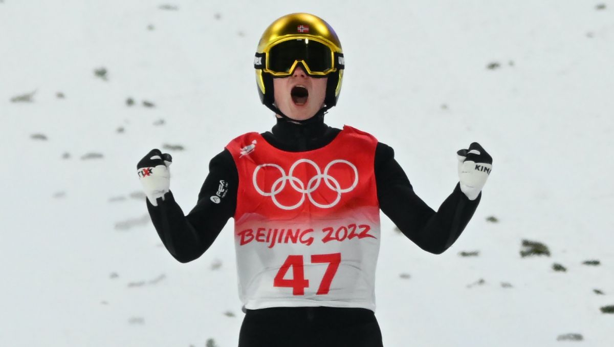 Skoczek, DJ, wykończeniowiec, złoty medalista olimpijski. Marius Lindvik (fot. Getty) Skoczek, DJ, wykończeniowiec, złoty medalista olimpijski. Marius Lindvik (fot. Getty)